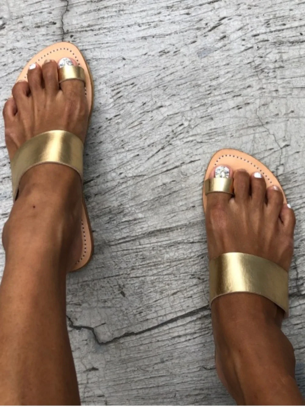 BANANA REPUBLIC Gold Toe Ring  Leather Slide Sandals. NWOT SZ:9